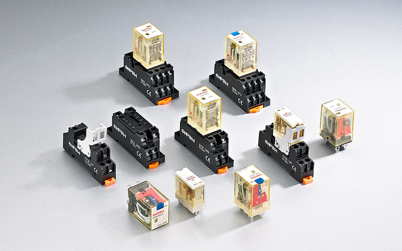 小型电磁继电器